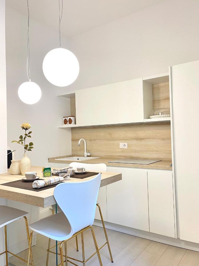 Casa Cavour White *